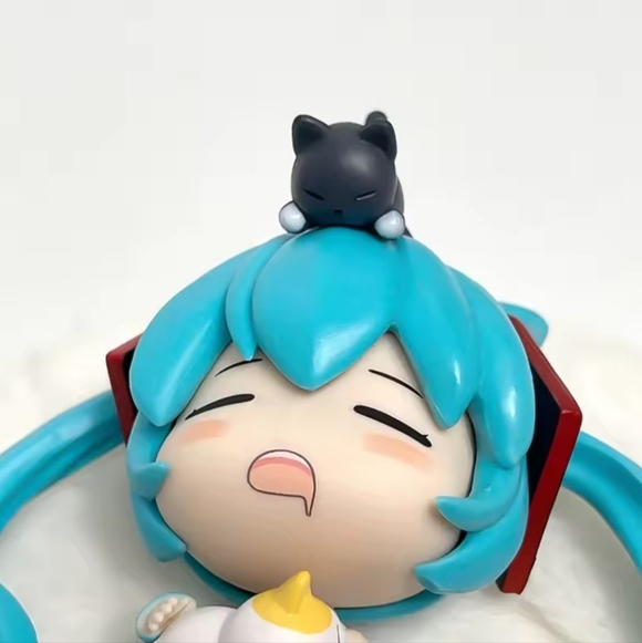 MIKU - Picture 2 of 3